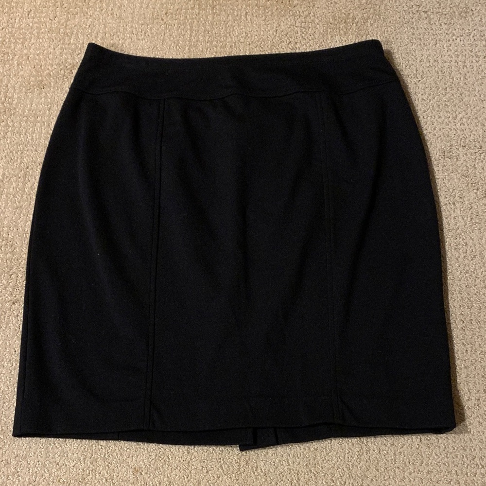 Cute! Soft But Structured Mini Skirt
